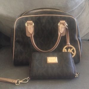 Michael Kors purse and wallet set