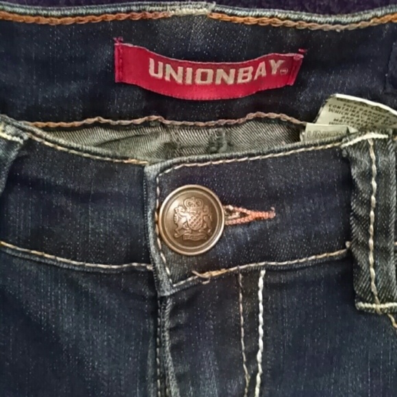 Union Bay Dark Blue Skinny Jeans .They have the 2 - Picture 3 of 4