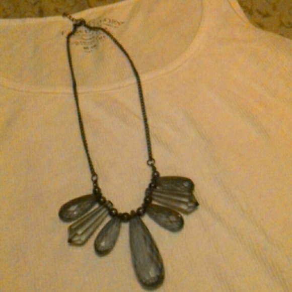Beautiful gray and black beaded necklace - Picture 2 of 2