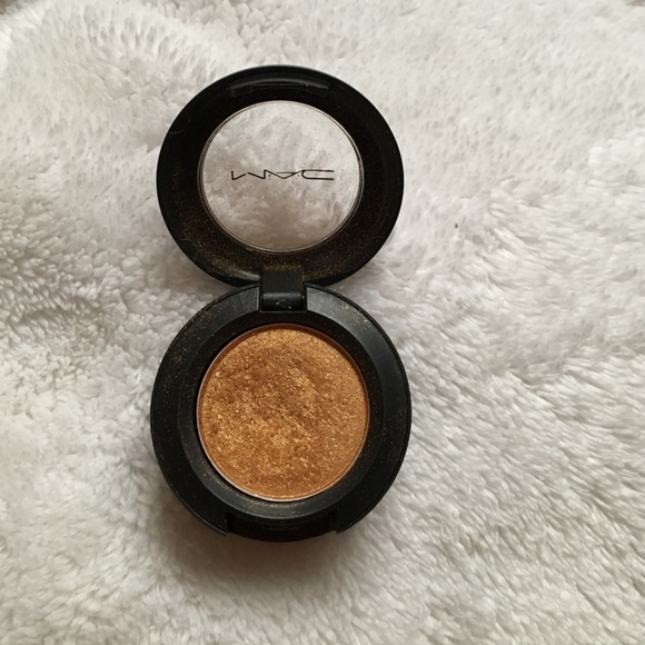 Mac eyeshadow