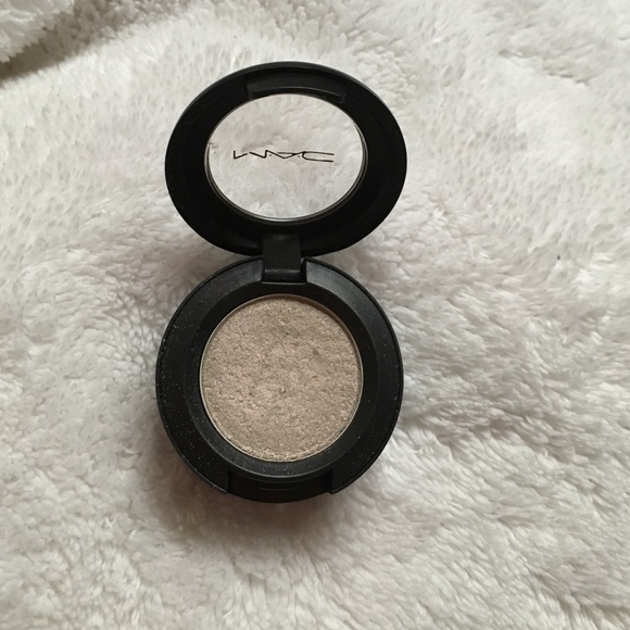 Mac eyeshadow