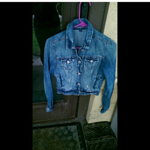 NWOT distressed jean jacket XS