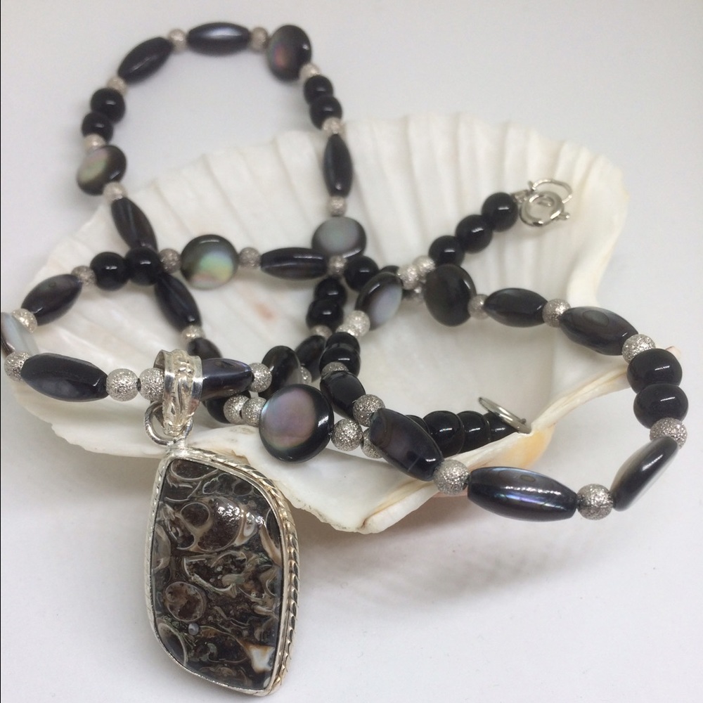 HANDCRAFTED 💥Painted Jasper and Beaded Necklace - Picture 1 of 6