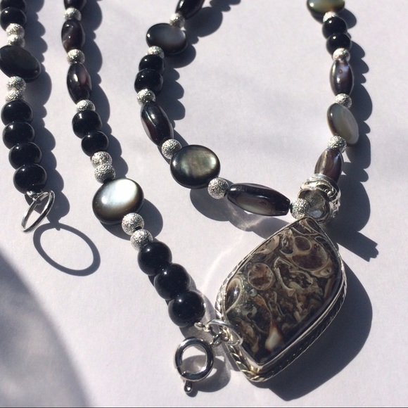 HANDCRAFTED 💥Painted Jasper and Beaded Necklace - Picture 3 of 6