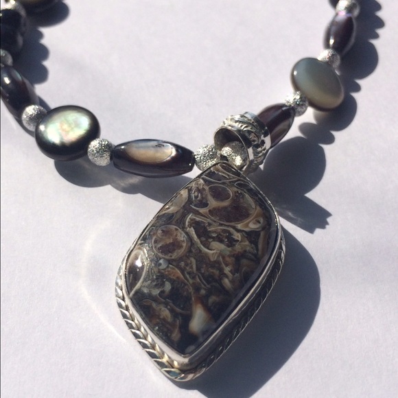 HANDCRAFTED 💥Painted Jasper and Beaded Necklace - Picture 2 of 6