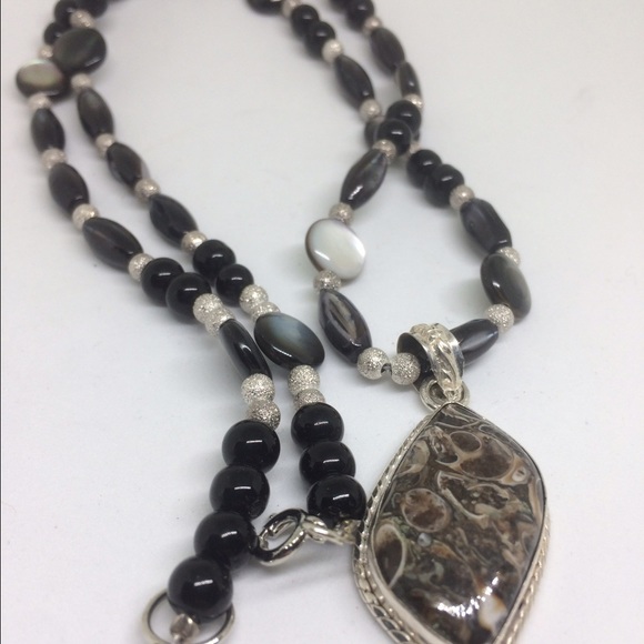 HANDCRAFTED 💥Painted Jasper and Beaded Necklace - Picture 6 of 6