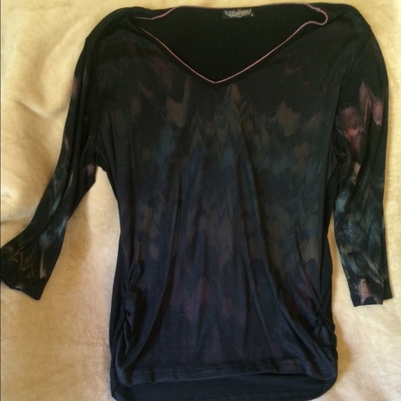 Long sleeve, lightweight black/multicolored top 🎀