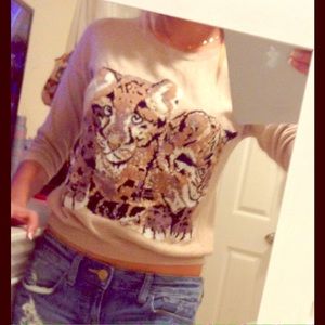 Beautiful sweater🐯🐯🐯
