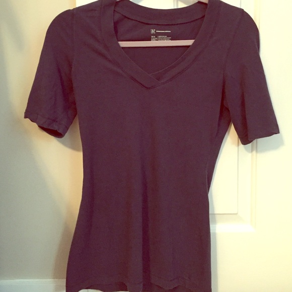 Fitted INC v-neck
