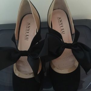 Anyliu shoes with bowtie like new