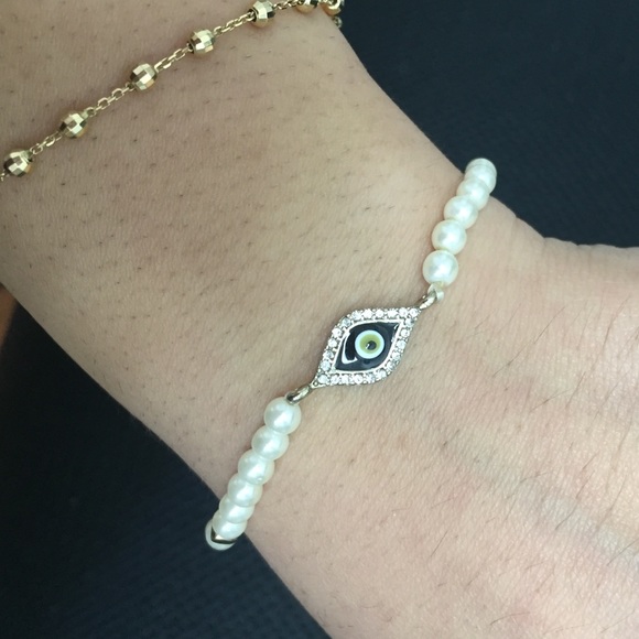 Pearl stretchy evil eye ring