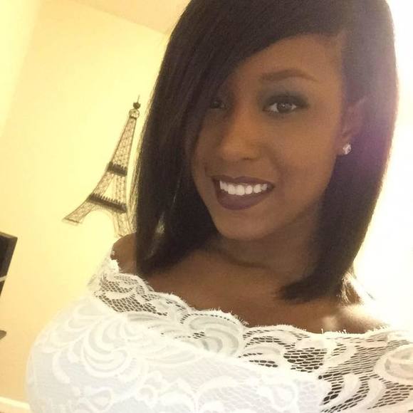 Meet your Posher, Alexis - Picture 1 of 1