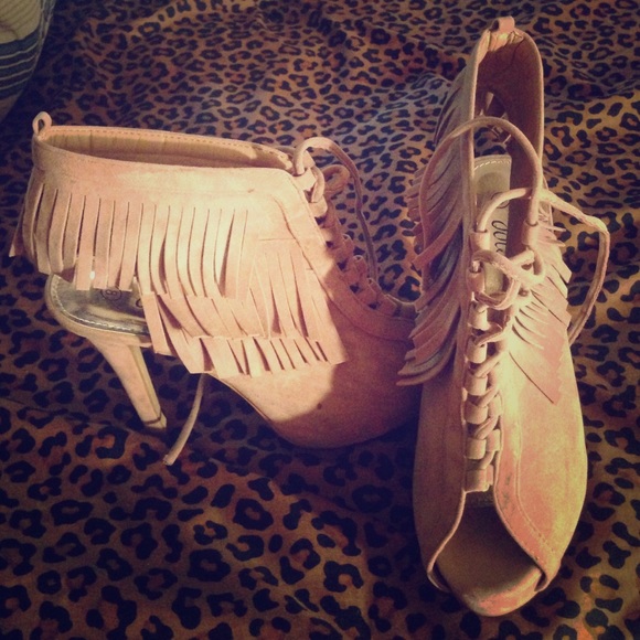 Very comfortable seasonal heels.