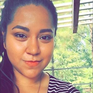 Meet your Posher, Amparo