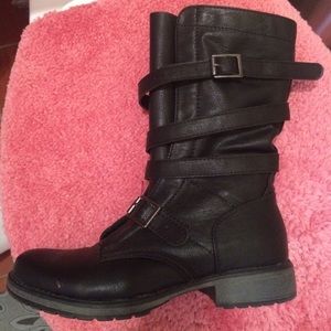 Madden Girl Raszcal boots