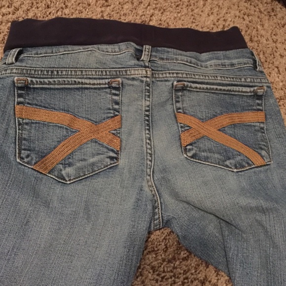 Maternity capris - Picture 2 of 2