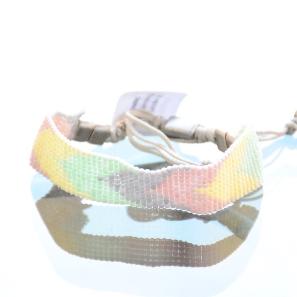 Arrow native design on washed Miyuki beads - Picture 1 of 1