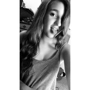 Meet your Posher, Alexis