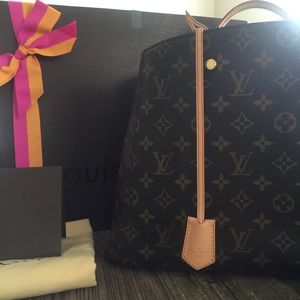 Louis Vuitton Montaigne GM Bag