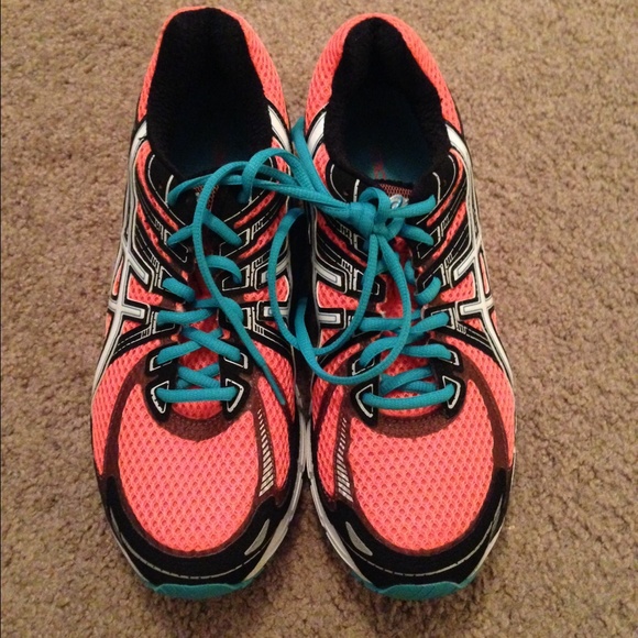 Asics Gel GT-2000 Never Worn size 9