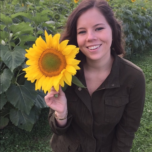 Meet your Posher, Ali - Picture 1 of 1