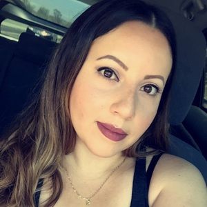 Meet your Posher, Roxanna