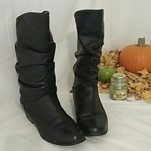 St John's Bay black leather boots
