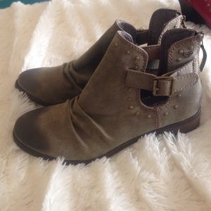 Roxy boots