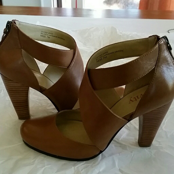 levity Shoes - Leather upper heels