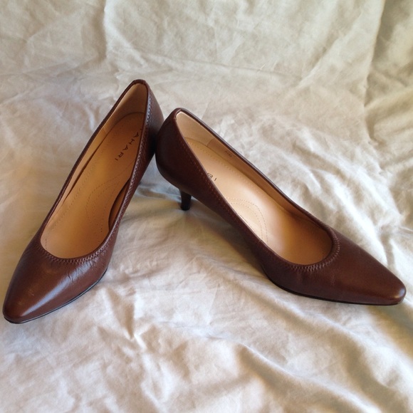 Brown Tahari kitten heels.