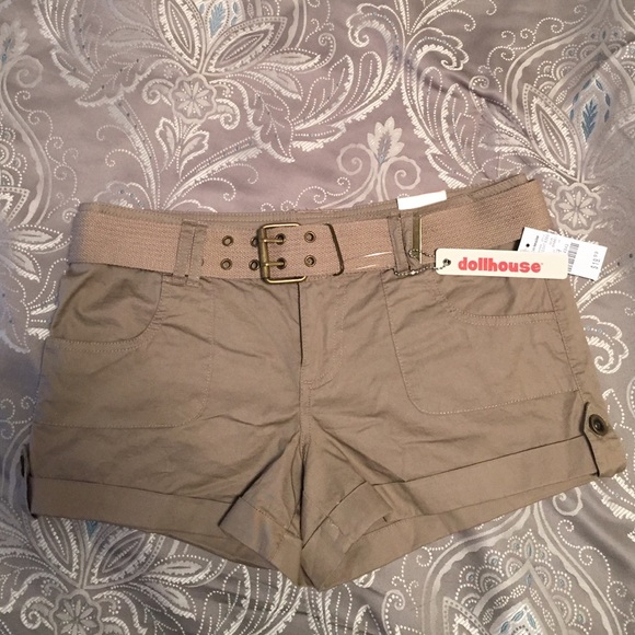 Dollhouse Pants - NWT Khaki shorts🔹final price