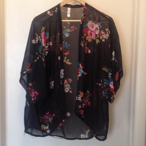 Xhilaration sheer floral kimono