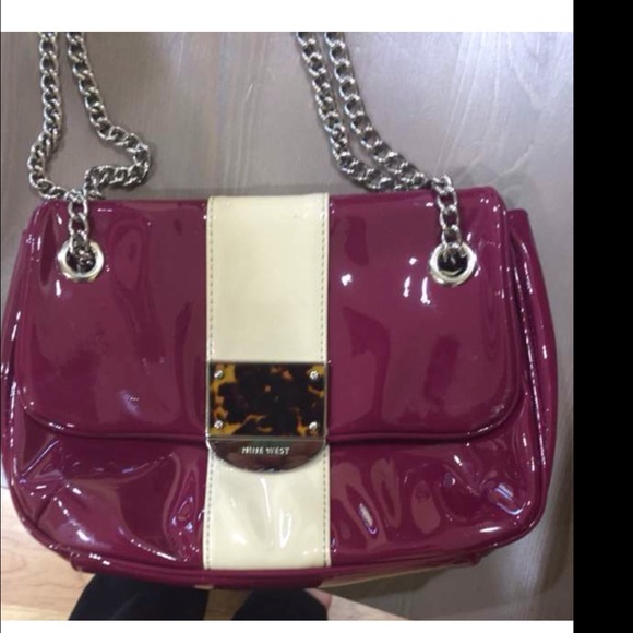 Nine West Clutch w/ Chain Strap NWOT--BEAUTIFUL!🌷