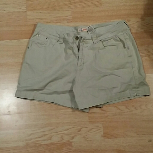 Shorts - Picture 2 of 2
