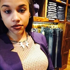 Meet your Posher, Isabel