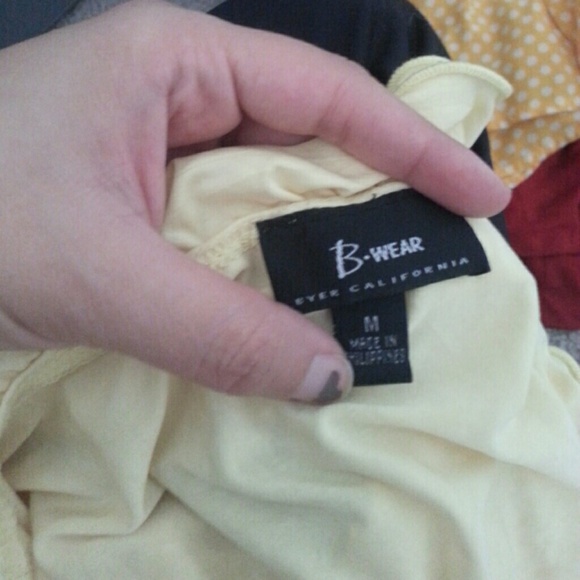 ❎Yellow Ruffle Shirt - Picture 4 of 4