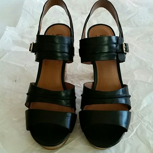 Black strappy heels - Picture 3 of 4