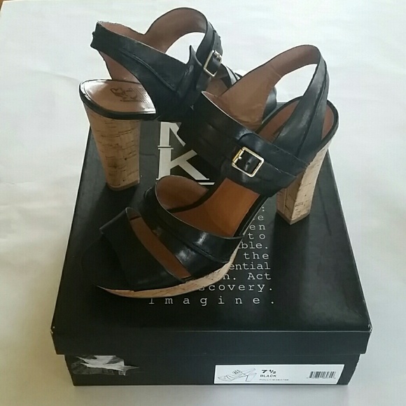 Black strappy heels - Picture 4 of 4