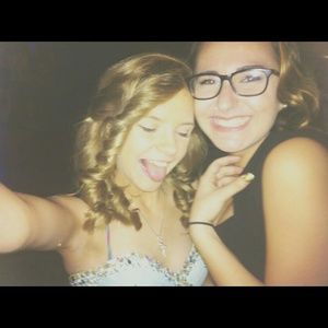 Meet your Posher, Layah