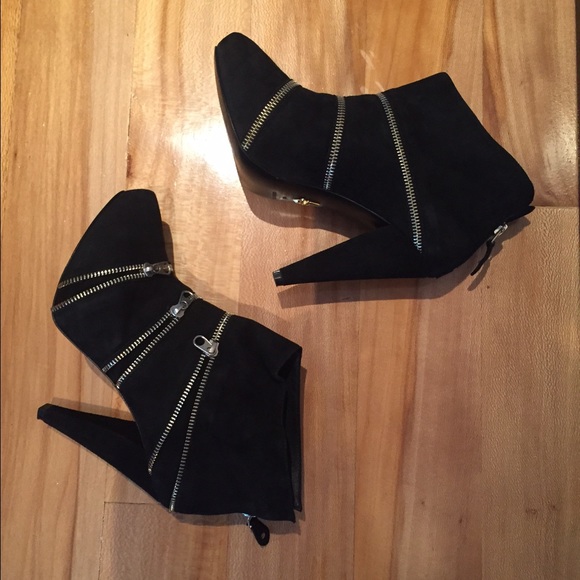 Pour la Victoire Shoes - Black Suede Zipper detail ankle boots