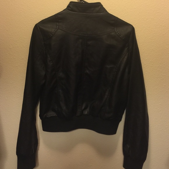 Leather jacket - Picture 2 of 4