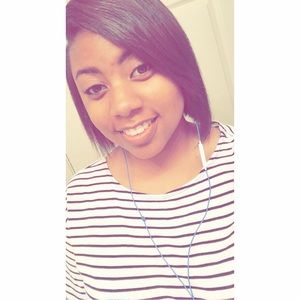 Meet your Posher, Alexis