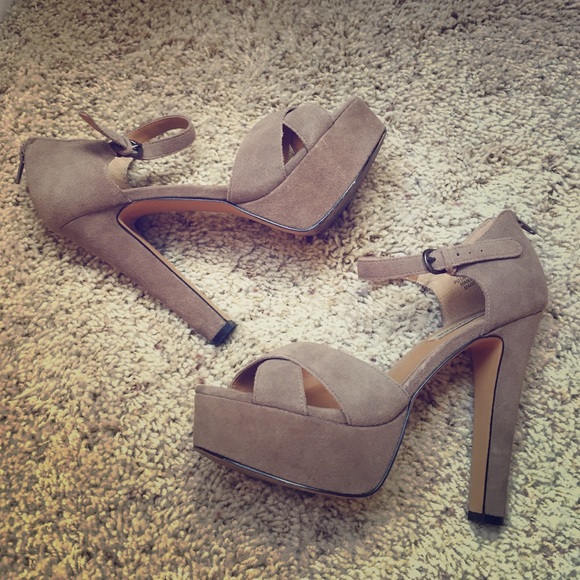 Nude/gray Steve Madden Heels