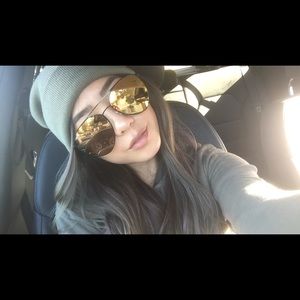 Meet your Posher, Anny