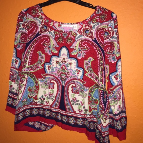 Francesca's paisley top💃🏻💃🏻