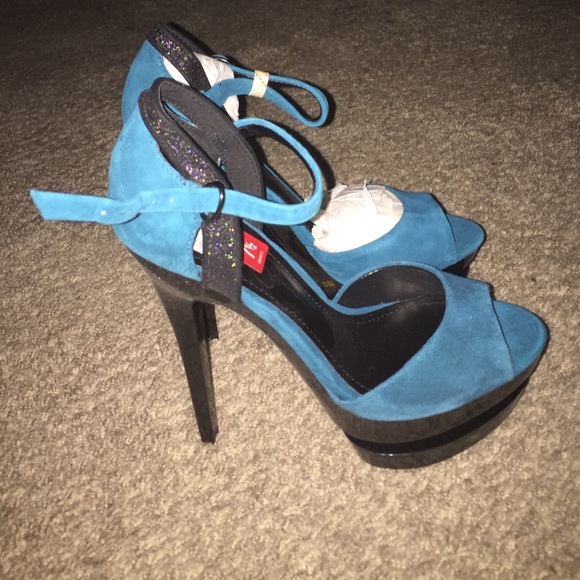 Jessica Simpson heels size 7.5 brand new