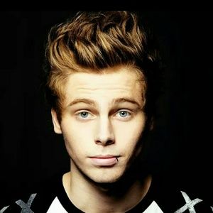 Meet your Posher, Hailey