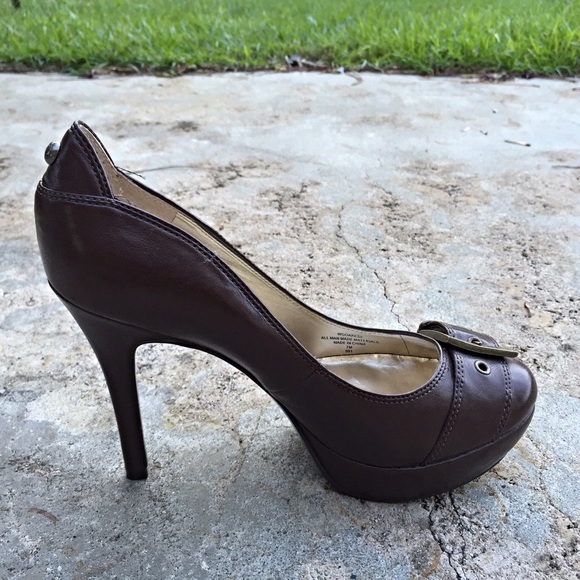 Brown Guess Pumps Size 7