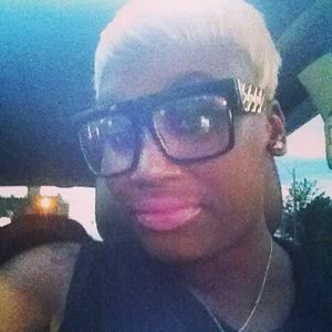 Meet your Posher, Evette