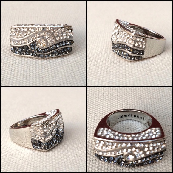 Jewelmint Jewelry - ♦️DONATING TODAY!♦️Shades of Gray Ring